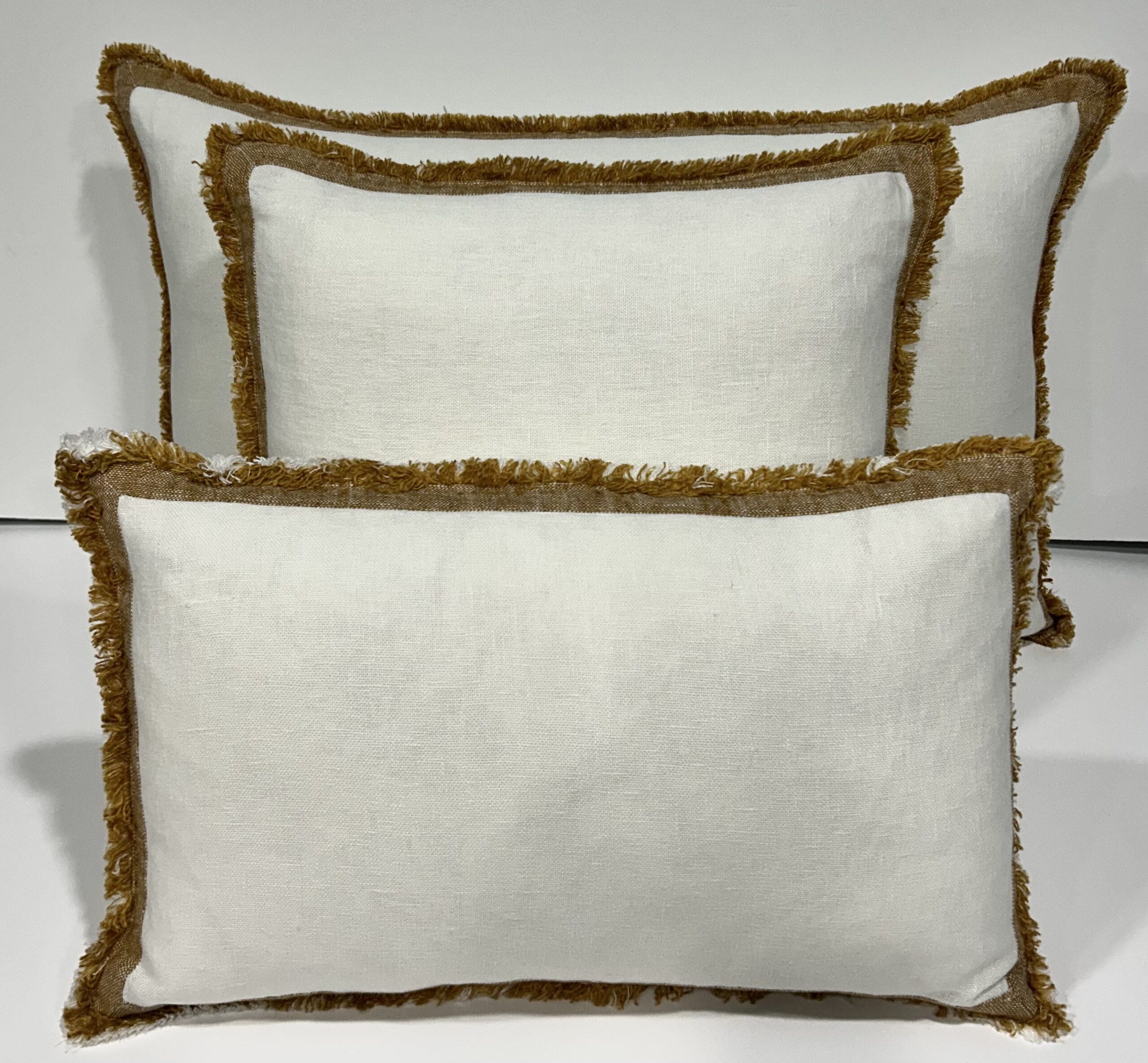 Cojín Lino Bay White & Mustard.