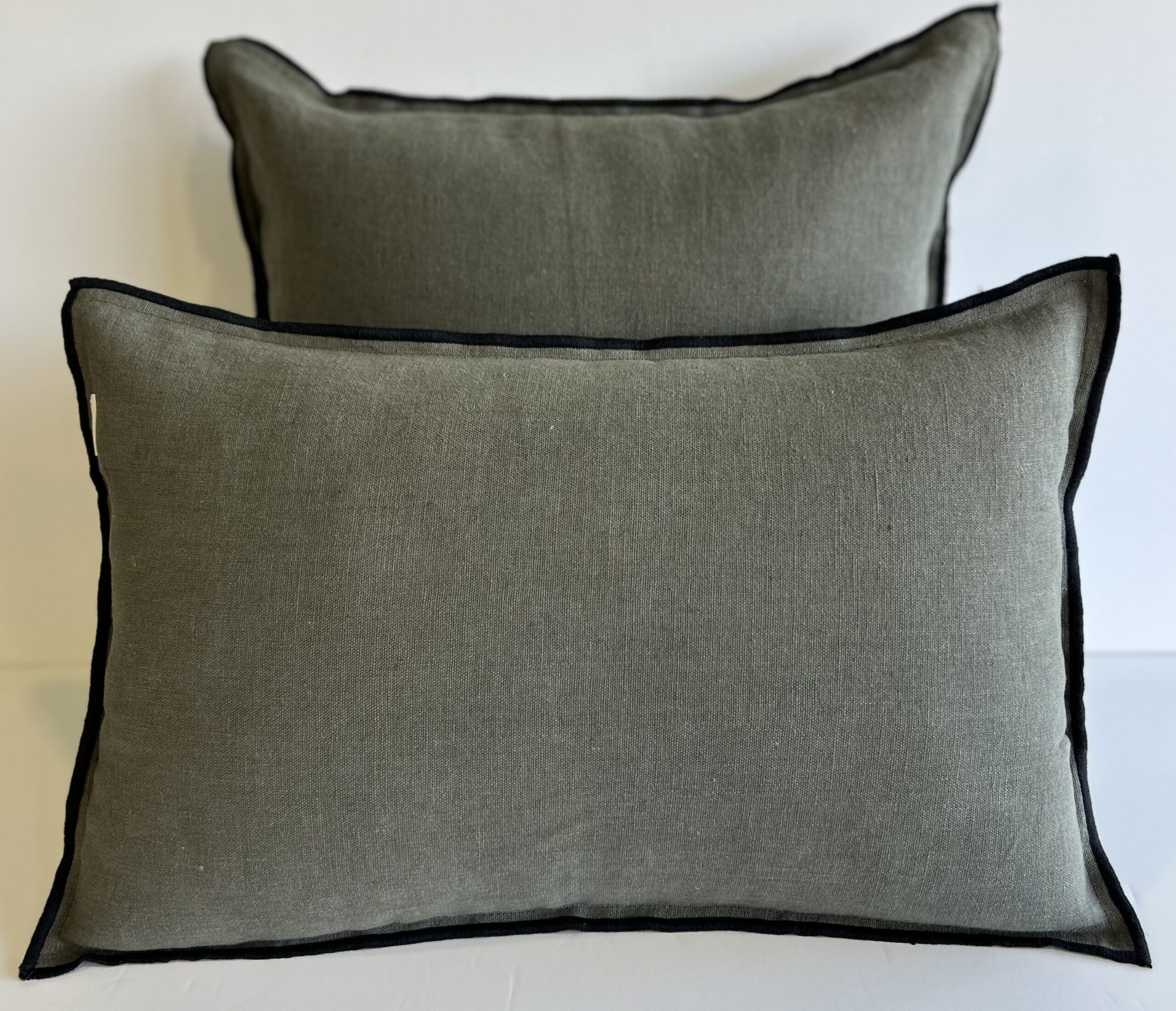 Cojín Lino Cervino Green Forrest Overlock Black