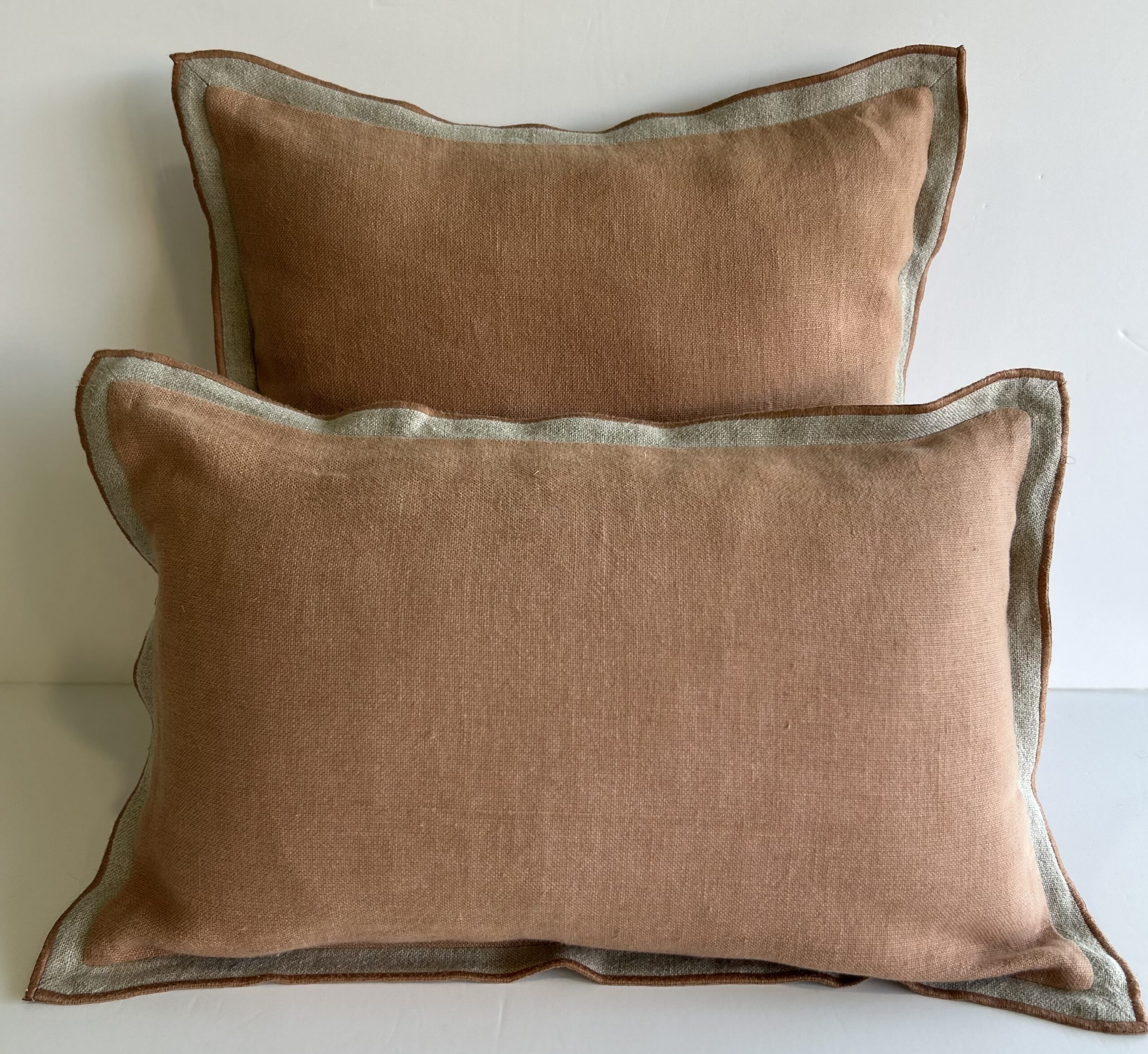 Cojín Lino Flange Color Tan