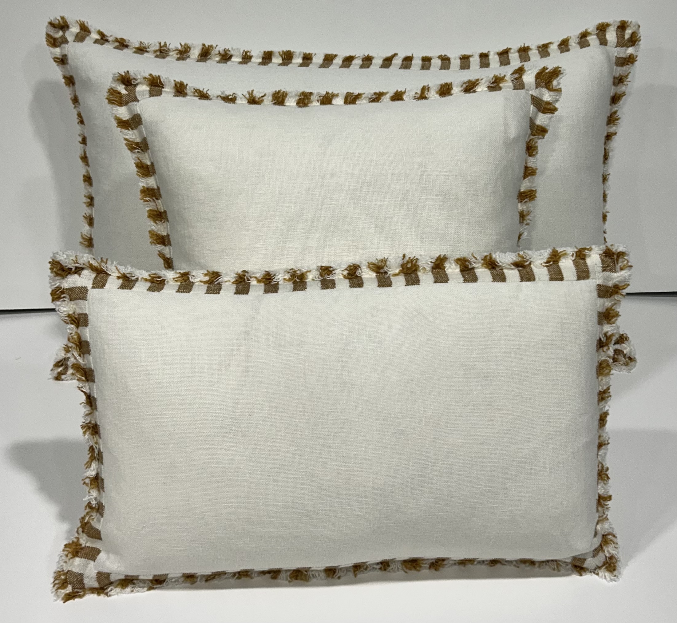 Cojín Lino Springs White & Mustard.